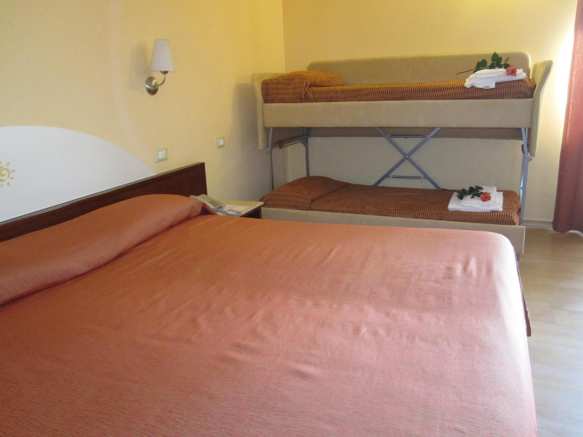 Hotel Al Sole - Enjoy Holiday Cavaion Veronese Extérieur photo