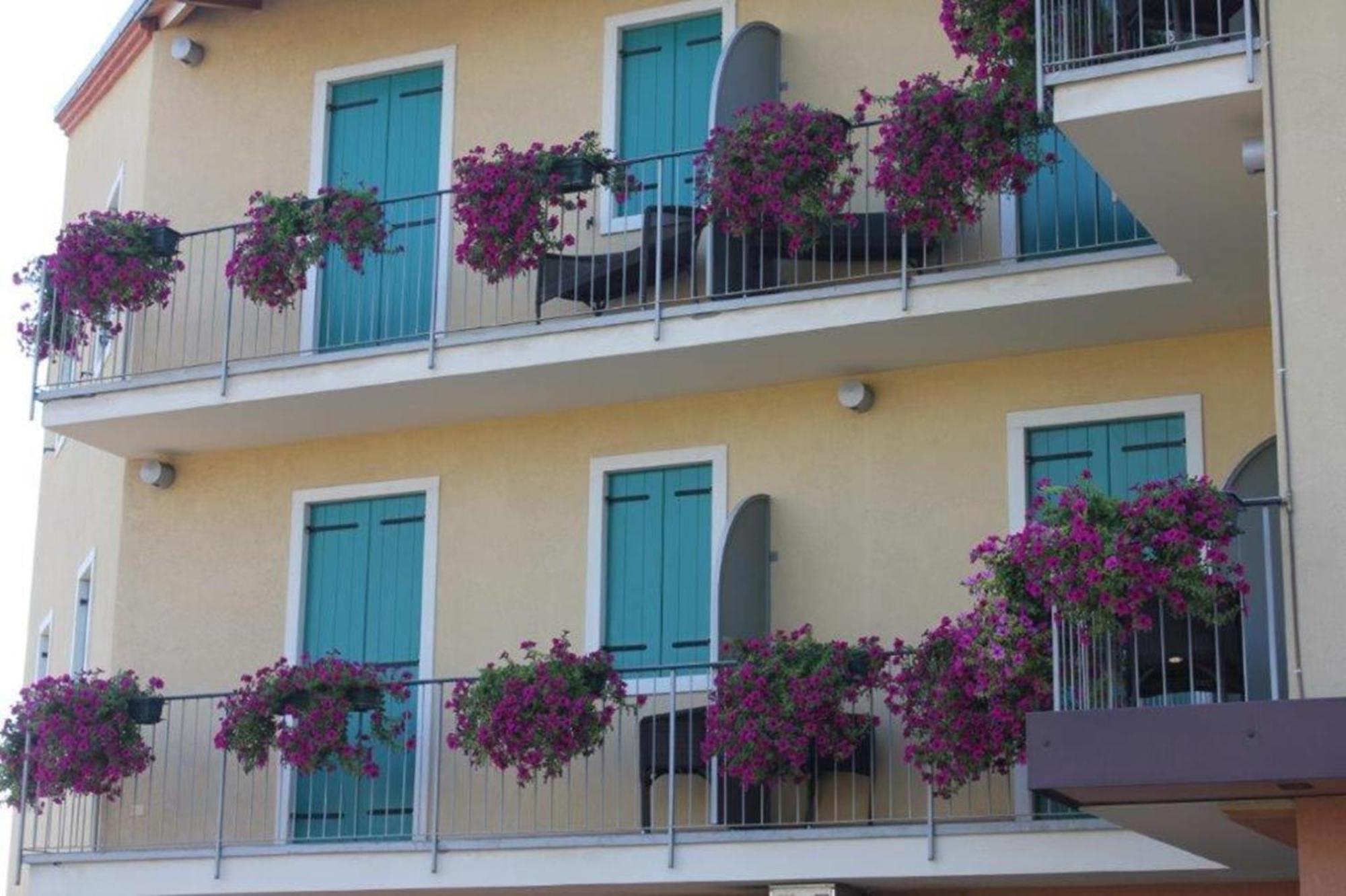 Hotel Al Sole - Enjoy Holiday Cavaion Veronese Extérieur photo