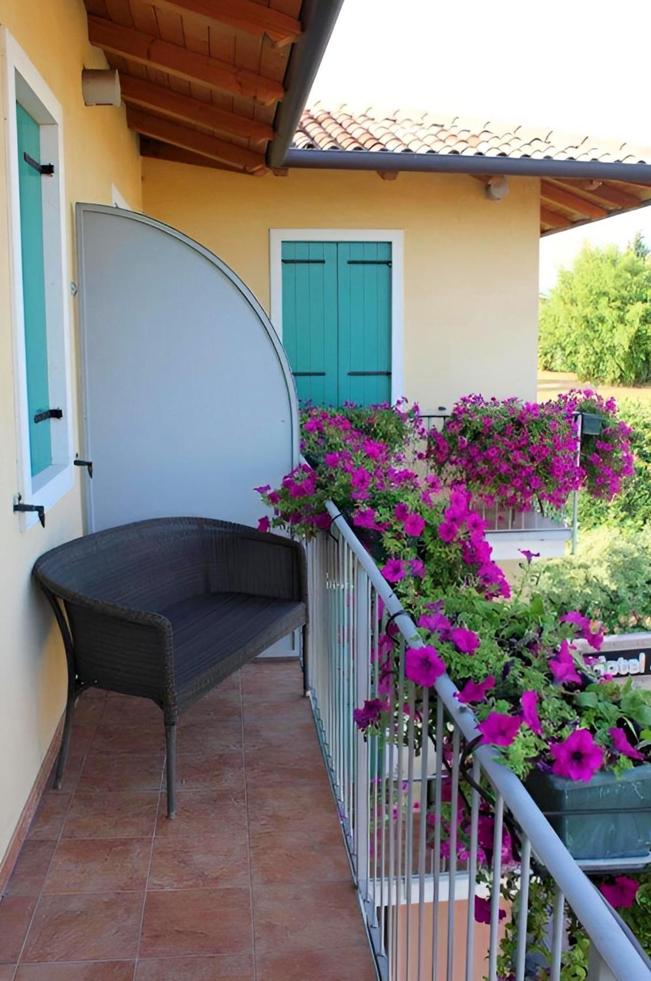 Hotel Al Sole - Enjoy Holiday Cavaion Veronese Extérieur photo