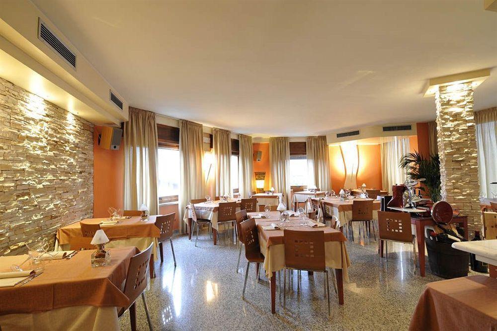 Hotel Al Sole - Enjoy Holiday Cavaion Veronese Extérieur photo